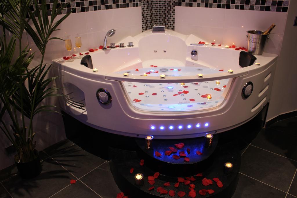 Le Love Spa Lyon Habitación foto