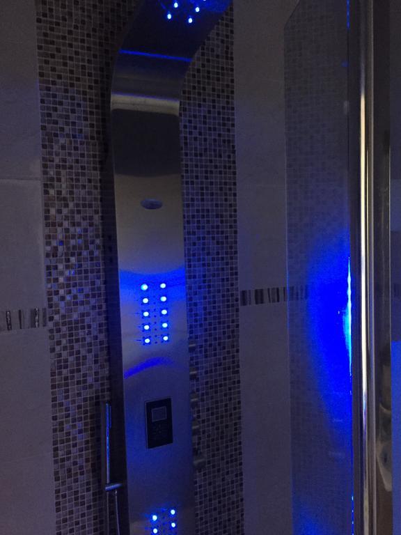 Le Love Spa Lyon Exterior foto